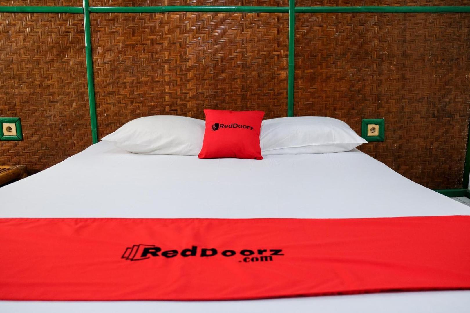 Reddoorz Plus Near Jalan Baru Bogor Hotel Buitenkant foto